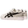 Japan S “Cream Black”