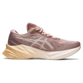 Novablast 3 “Fawn Mineral Beige”