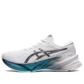 Novablast 3 Platinum “White Metallic Blue”