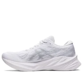 Novablast 3 “White Piedmont Grey”