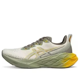 Novablast 4 Sneakers “White Green Yellow”